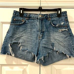 Wild Fable distressed jean shorts size 10